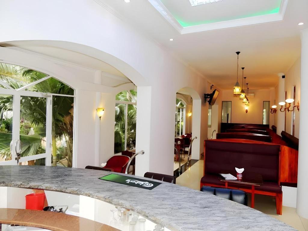 Tilko City Hotel Jaffna Exteriör bild